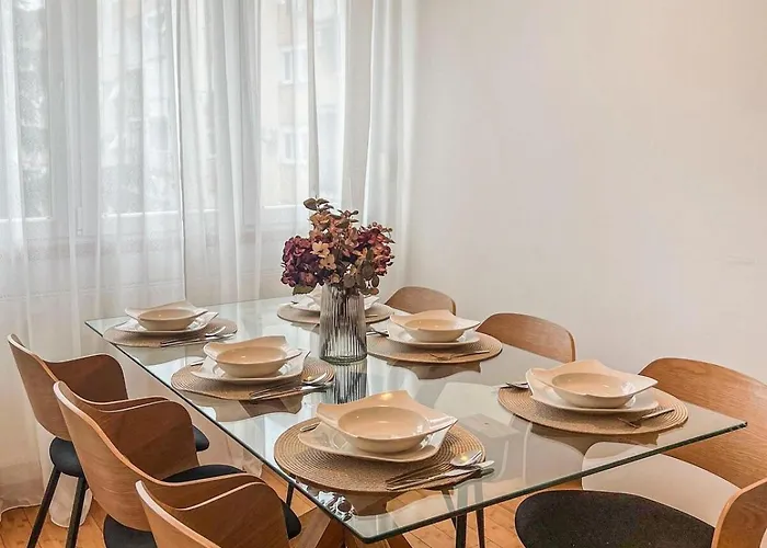 Lara - Spacious And Comfortable 2-bed, 2-bath Lägenhet