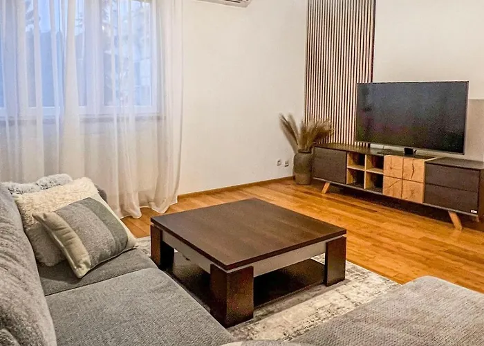Lara - Spacious And Comfortable 2-bed, 2-bath