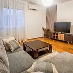 Lara - Spacious And Comfortable 2-bed, 2-bath