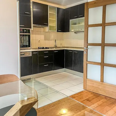 Lara - Spacious And Comfortable 2-bed, 2-bath Appartamento *